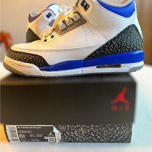 Jordan 3 racer blue sneakers. Size 6.5 in excellent condition.